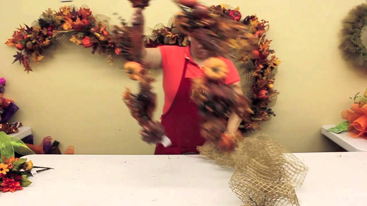 Elevate Your Seasonal Decor with a Handmade Autumn Leaf Garland – Here’s How!